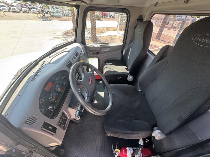 2018 Peterbilt 337-12