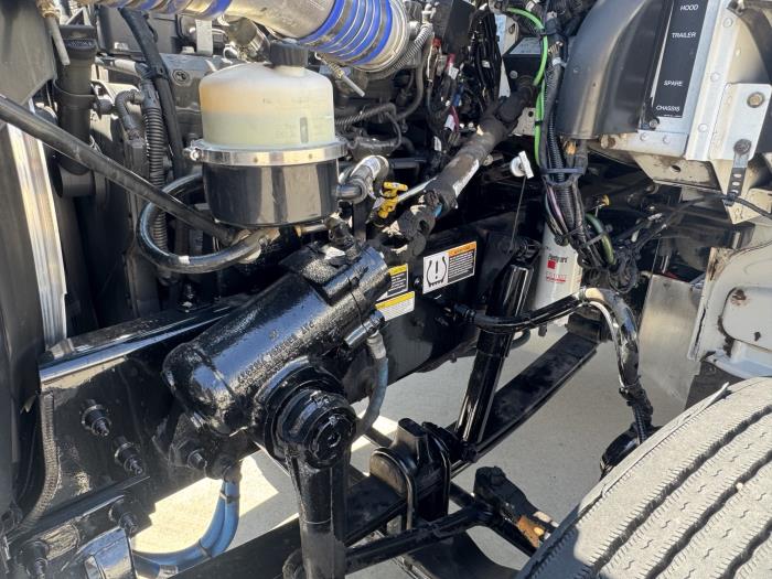 2018 Peterbilt 337-9