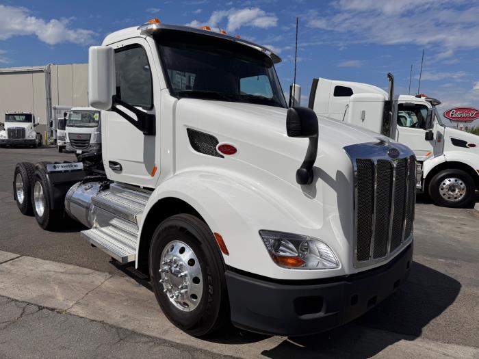 2021 Peterbilt 579-3