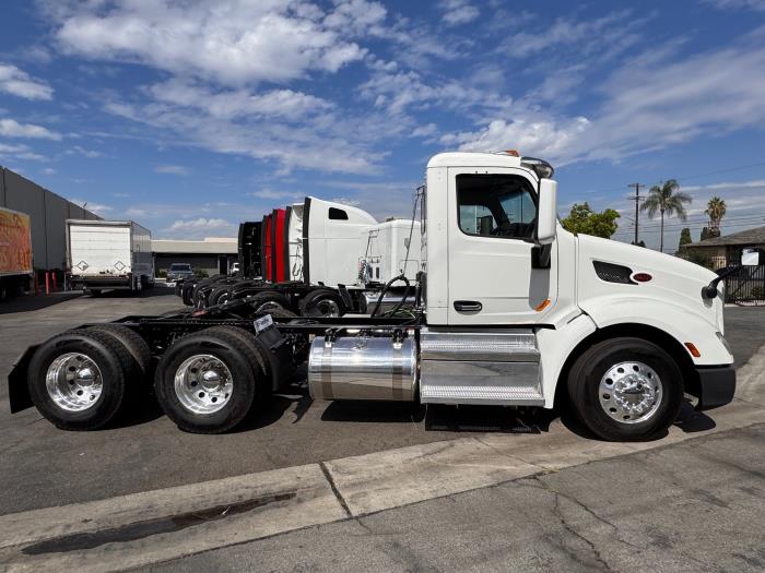2021 Peterbilt 579-4