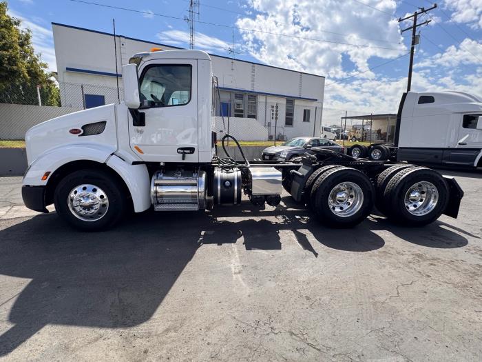 2021 Peterbilt 579-9