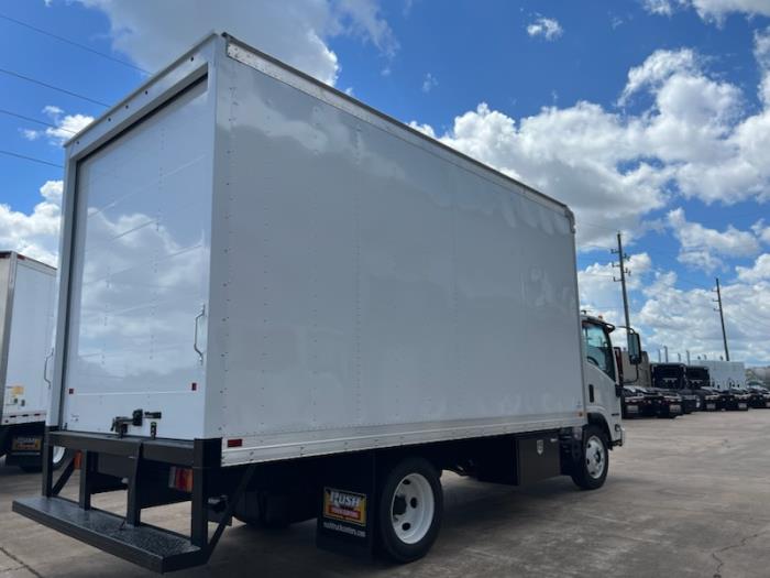 2025 Isuzu NPR photo 4