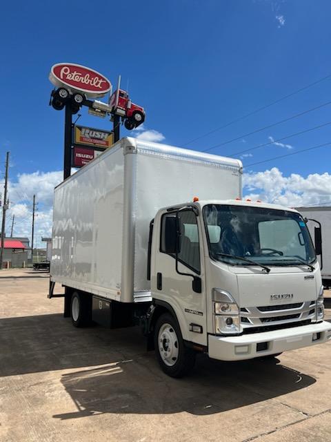 2025 Isuzu NPR photo 3