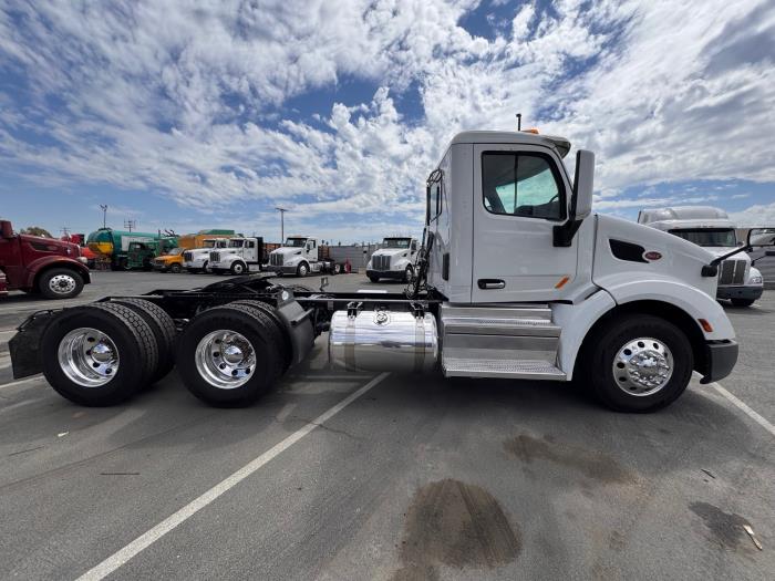 2021 Peterbilt 579-4