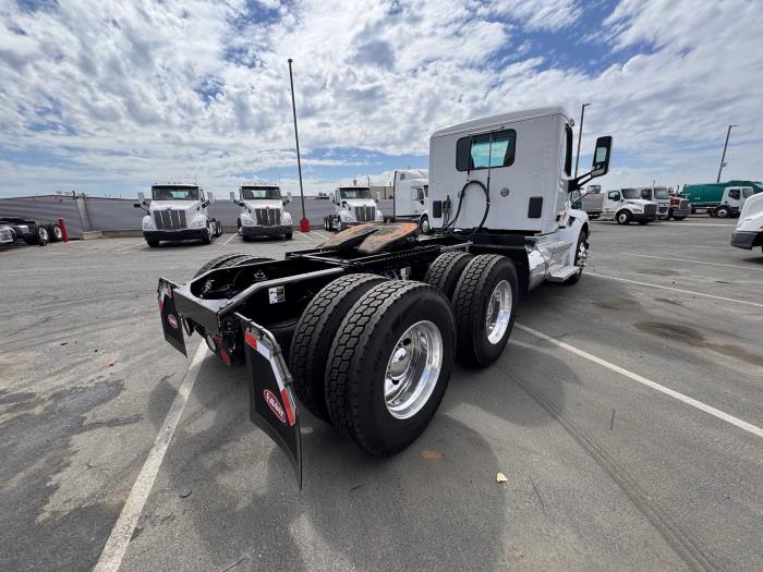 2021 Peterbilt 579-5