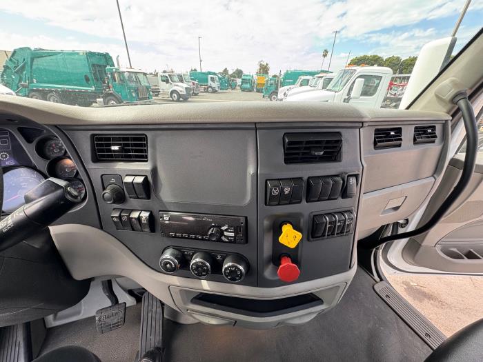 2021 Peterbilt 579-14