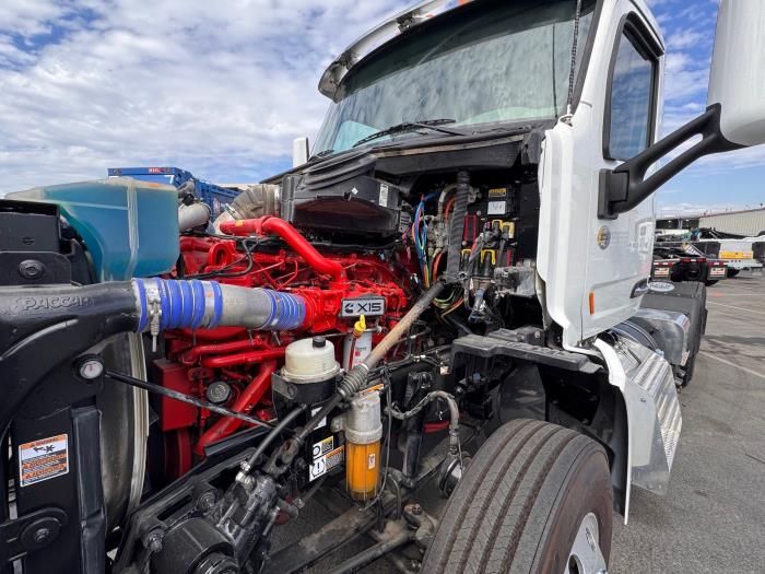 2021 Peterbilt 579-8