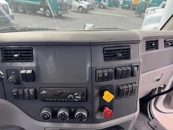 2021 Peterbilt 579-14