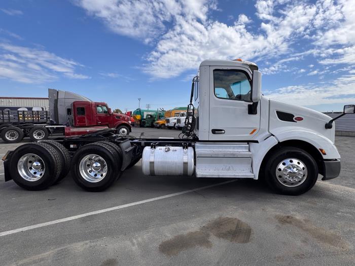 2021 Peterbilt 579-4