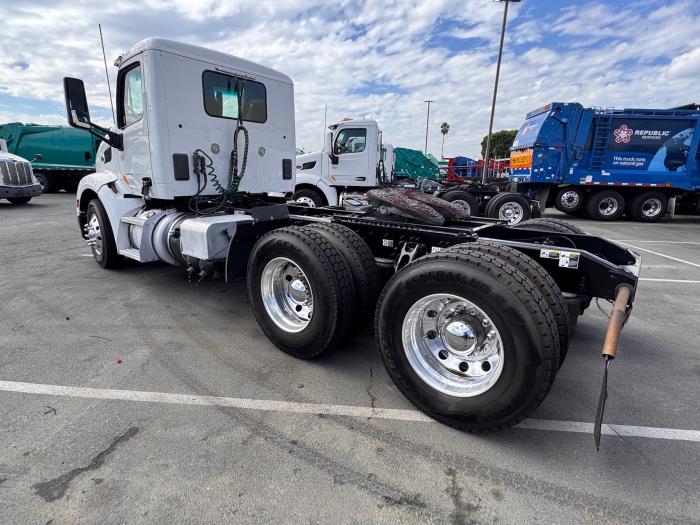 2021 Peterbilt 579-7