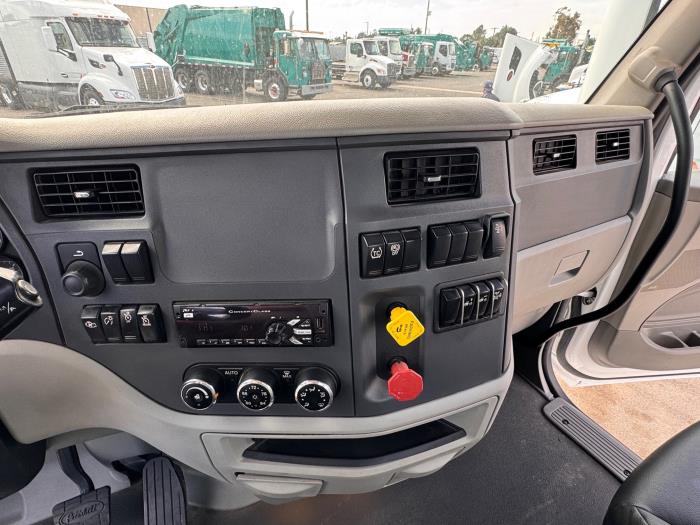 2021 Peterbilt 579-14