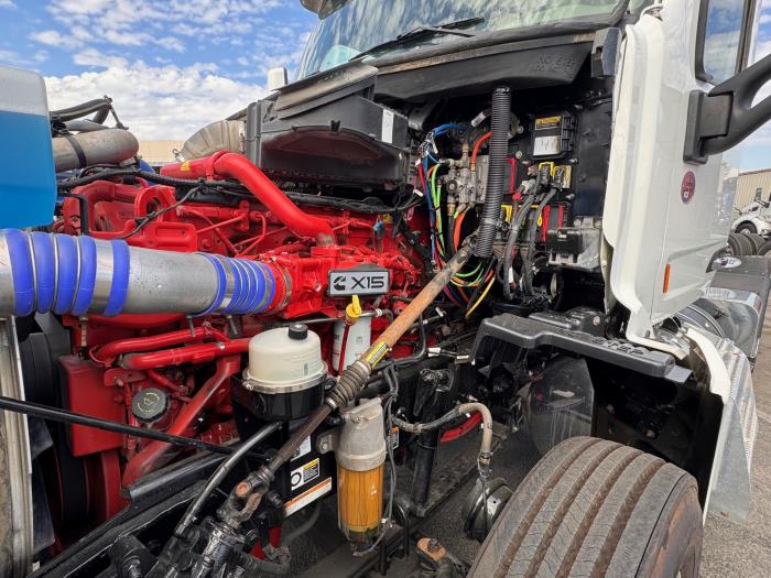 2021 Peterbilt 579-9