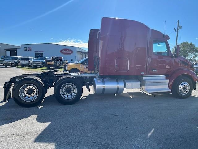 2022 Peterbilt 579-10