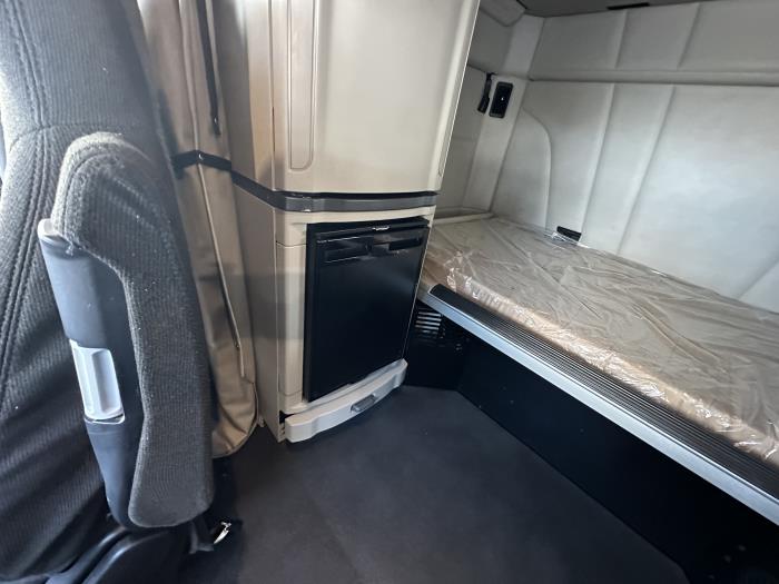 2021 Peterbilt 579-14