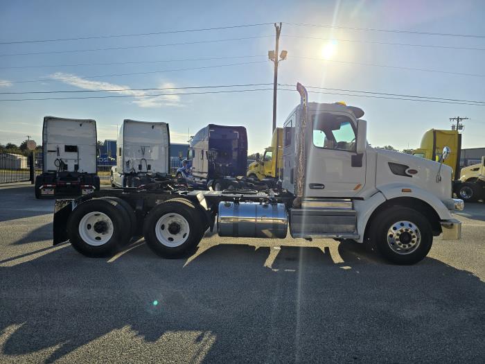 2020 Peterbilt 567-8