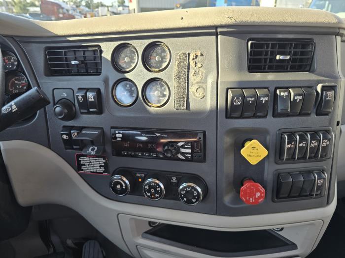 2020 Peterbilt 567-12