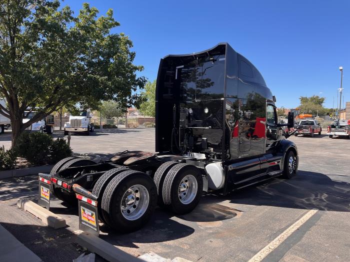 2023 Peterbilt 579-4
