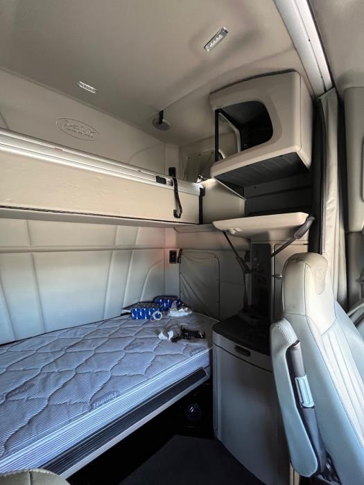 2023 Peterbilt 579-14