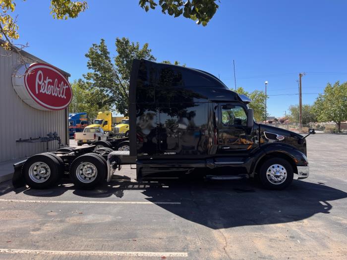 2022 Peterbilt 579-4