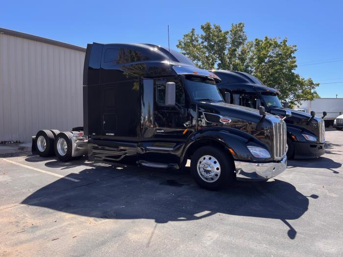 2022 Peterbilt 579-5