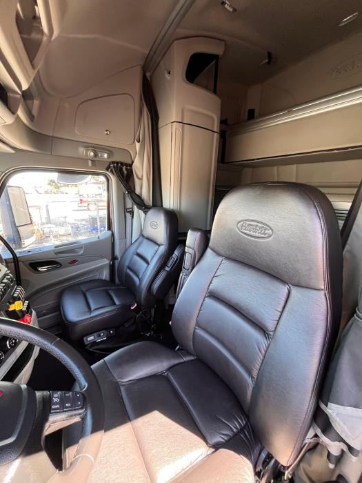 2022 Peterbilt 579-7