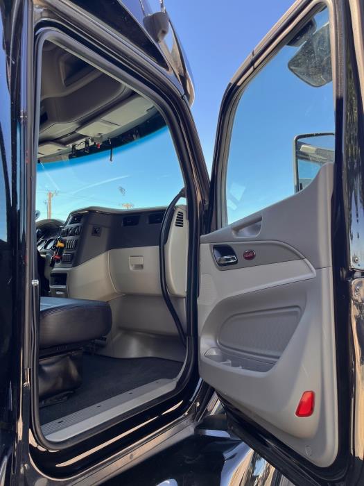 2022 Peterbilt 579-9