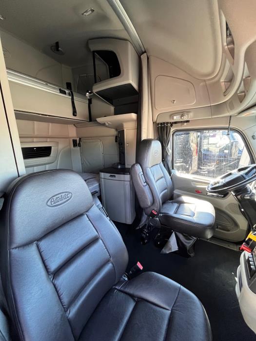 2022 Peterbilt 579-10