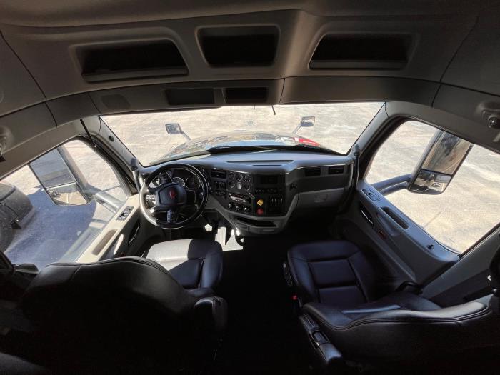 2022 Peterbilt 579-12