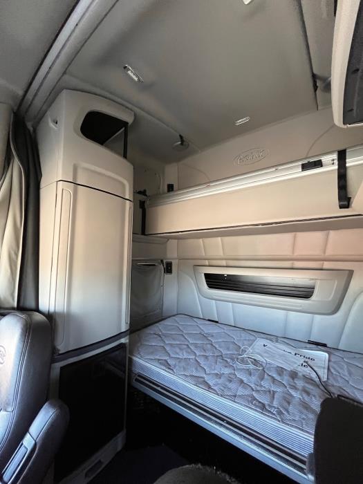 2022 Peterbilt 579-13