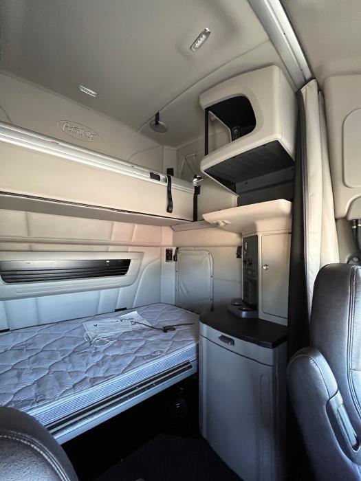 2022 Peterbilt 579-14