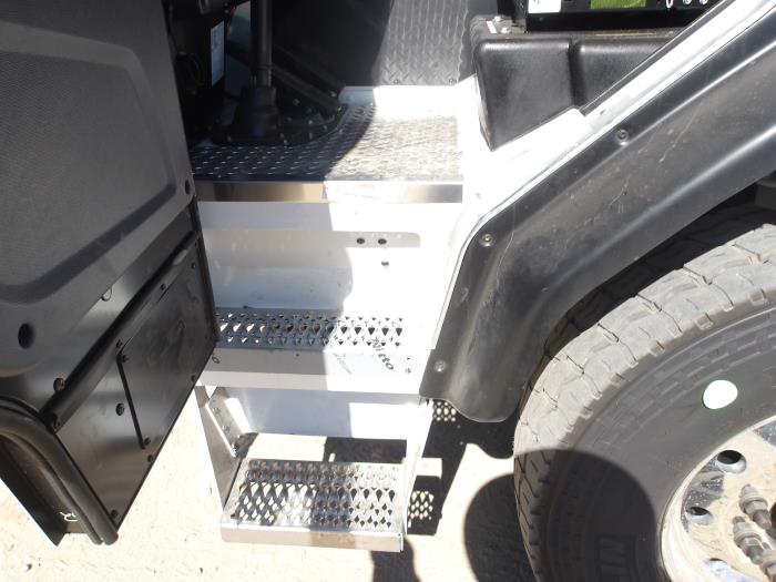 2025 Peterbilt 520-3