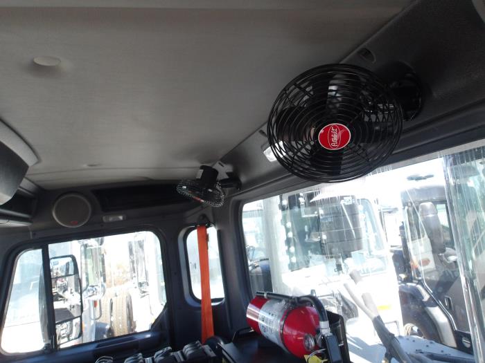 2025 Peterbilt 520-4