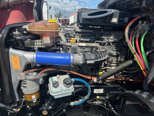 2021 Freightliner Cascadia-13