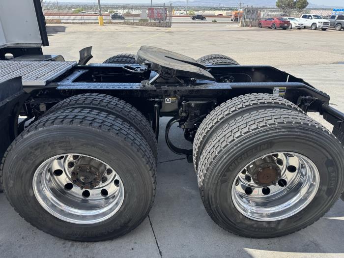 2022 Peterbilt 579-9