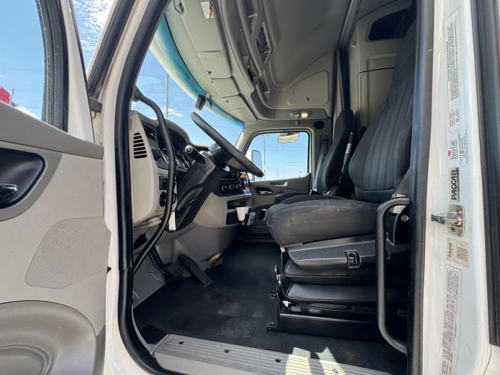 2022 Peterbilt 579-17