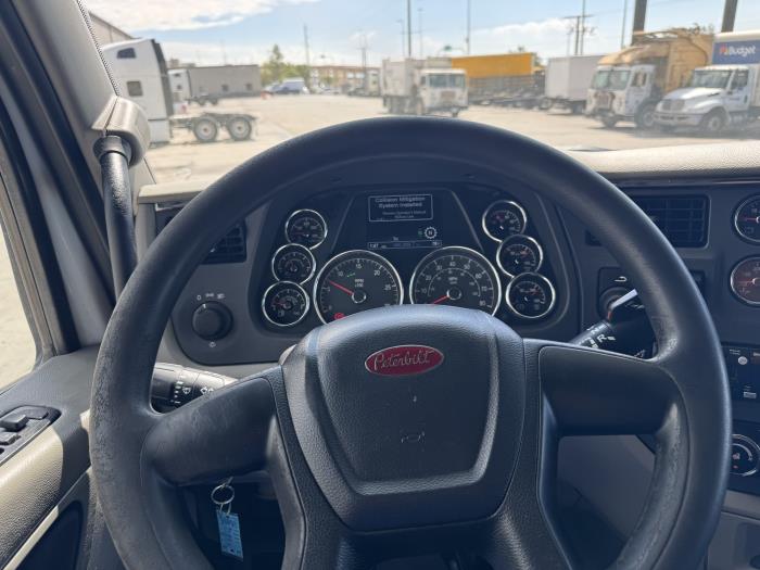 2022 Peterbilt 579-20