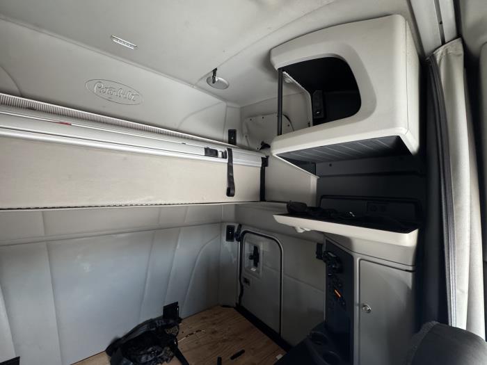 2022 Peterbilt 579-26