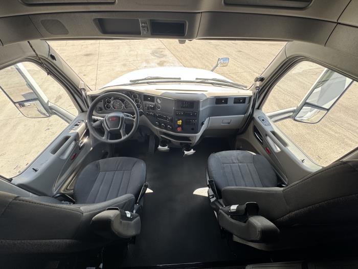 2022 Peterbilt 579-30