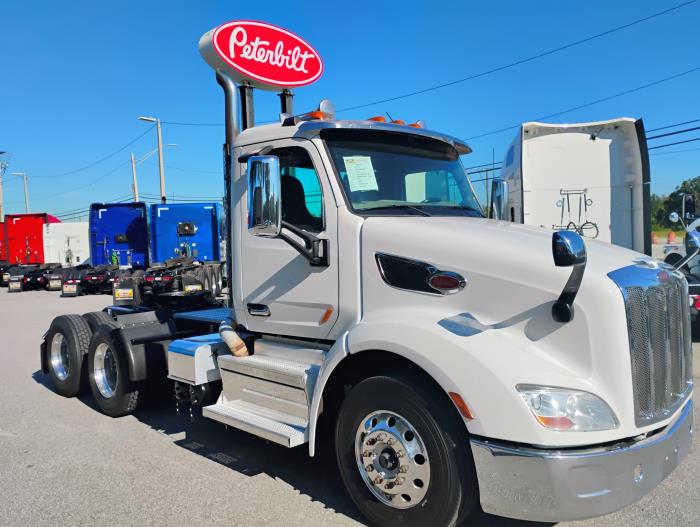 2020 Peterbilt 579-8