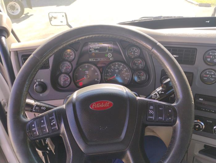 2020 Peterbilt 579-21