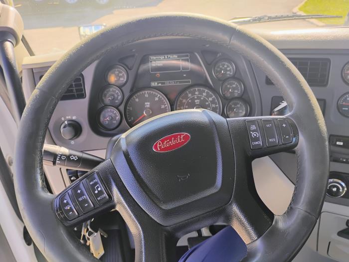 2020 Peterbilt 579-24