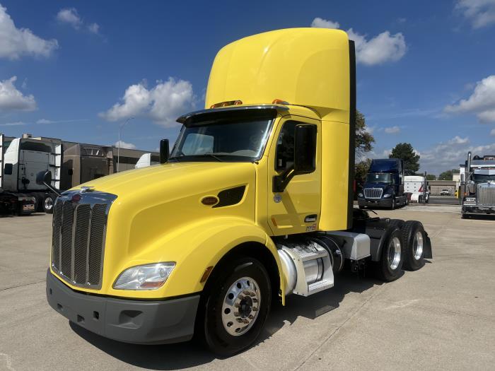 2021 Peterbilt 579 photo 2