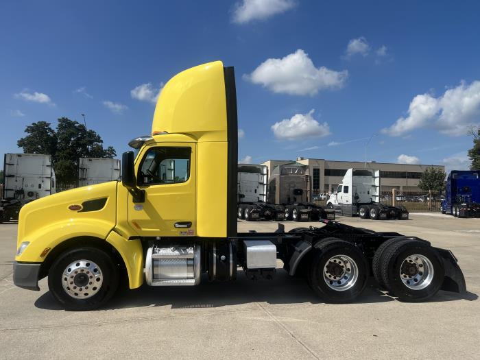2021 Peterbilt 579-2