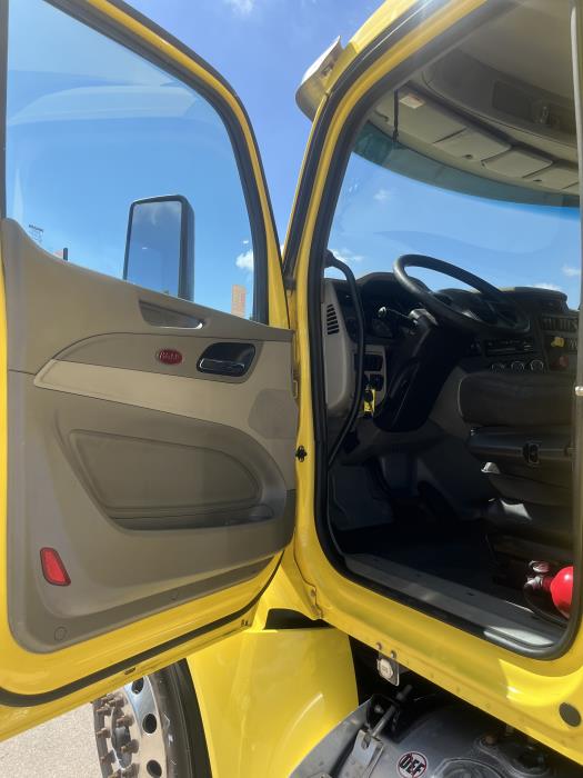 2021 Peterbilt 579-9
