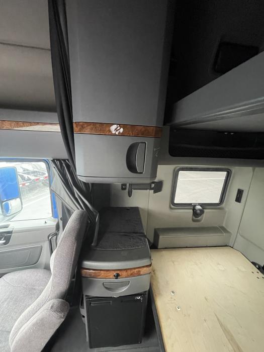 2020 International LT625-12