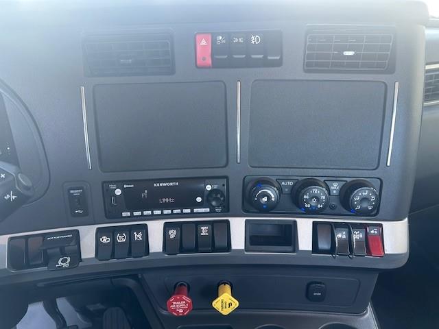 2024 Kenworth T680 photo 4