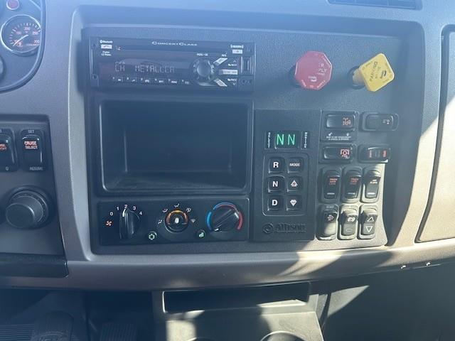 2021 Peterbilt 348-6