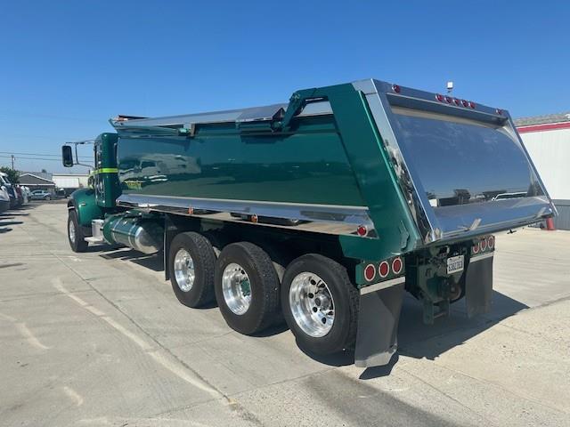 2021 Peterbilt 348-11