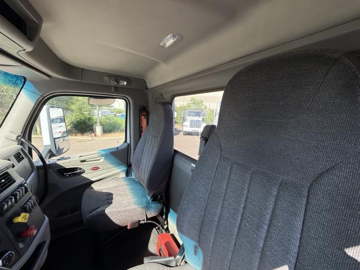 2020 Peterbilt 579-16