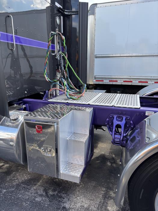 2023 Kenworth W900L-6